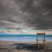 sedia vuota nella spiaggia