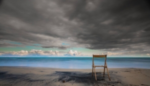 sedia vuota nella spiaggia